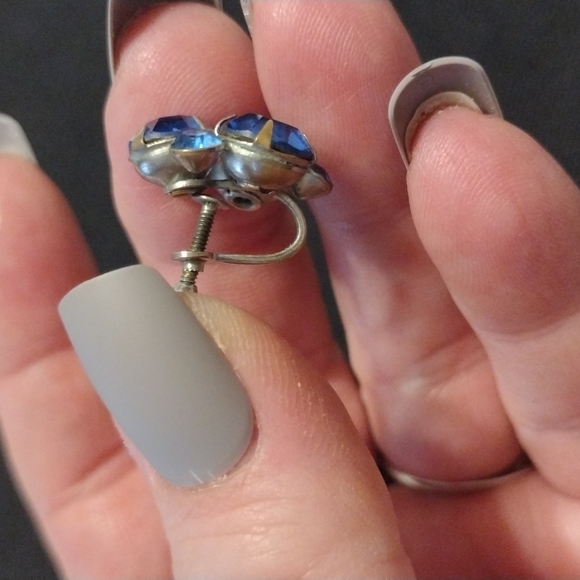 Vintage Cobalt Blue Rhinestone Screw Back Earrings - Picture 4 of 5